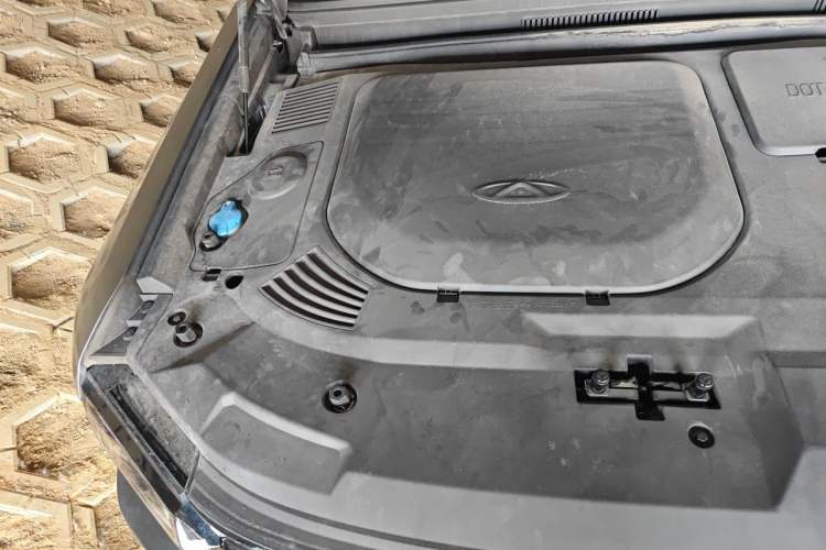 Used JETOUR Shanhai Traveler C-DM 2024 C-DM 208KM Mountain & Wilderness Edition Engine Bay Right
