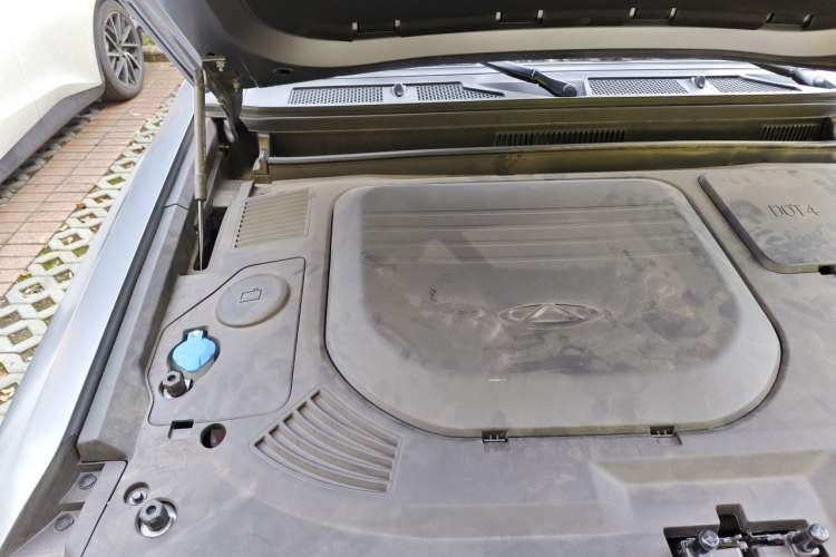Used JETOUR Shanhai Traveler C-DM 2024 C-DM 208KM Mountain & Wilderness Edition Engine Bay Right