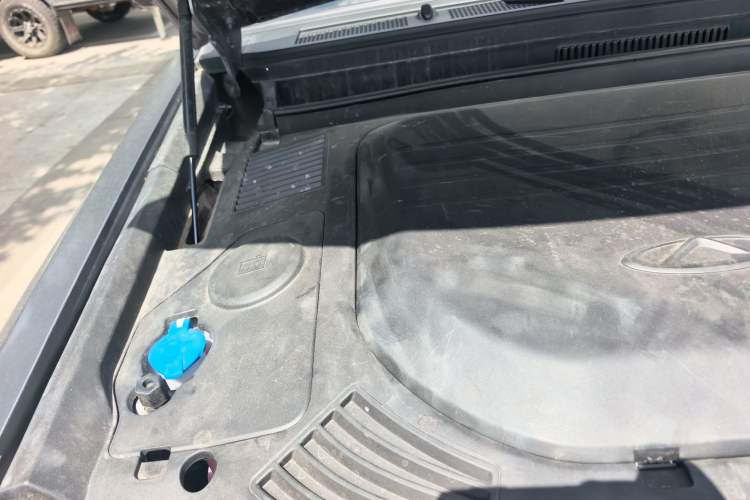 Used JETOUR Shanhai Traveler C-DM 2024 C-DM 208KM Mountain & Wilderness Edition Engine Bay Right