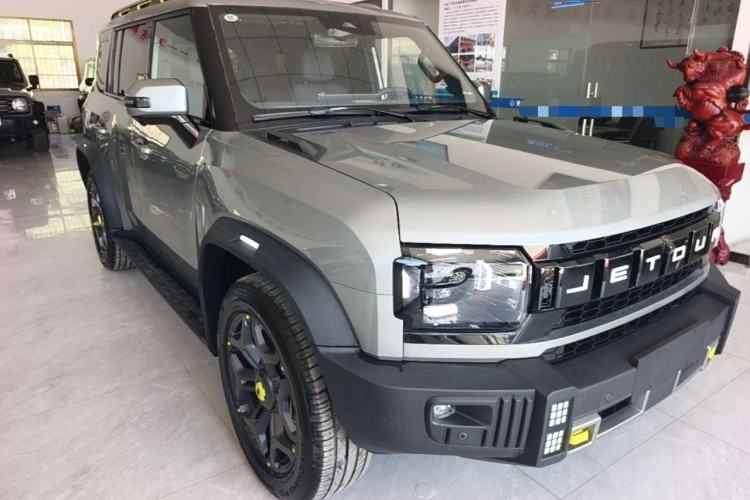 Used JETOUR Shanhai Traveler C-DM 2024 C-DM 208KM Mountain & Wilderness Edition Front Right 45 Deg