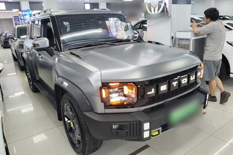 Used JETOUR Shanhai Traveler C-DM 2024 C-DM 208KM Mountain & Wilderness Edition Front Right 45 Deg