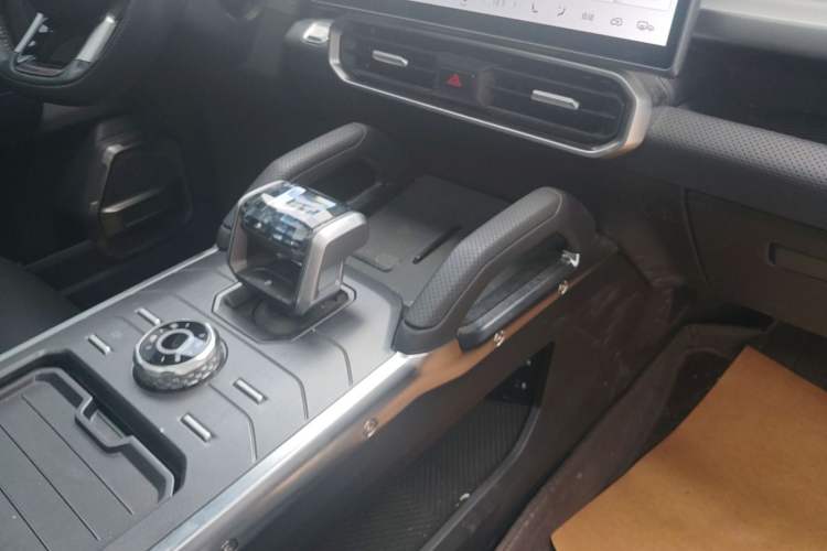 Used JETOUR Shanhai Traveler C-DM 2024 C-DM 208KM Mountain & Wilderness Edition Gear Lever