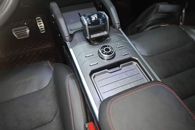 Used JETOUR Shanhai Traveler C-DM 2024 C-DM 208KM Mountain & Wilderness Edition Gear Lever
