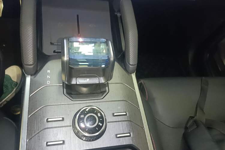 Used JETOUR Shanhai Traveler C-DM 2024 C-DM 208KM Mountain & Wilderness Edition Gear Lever