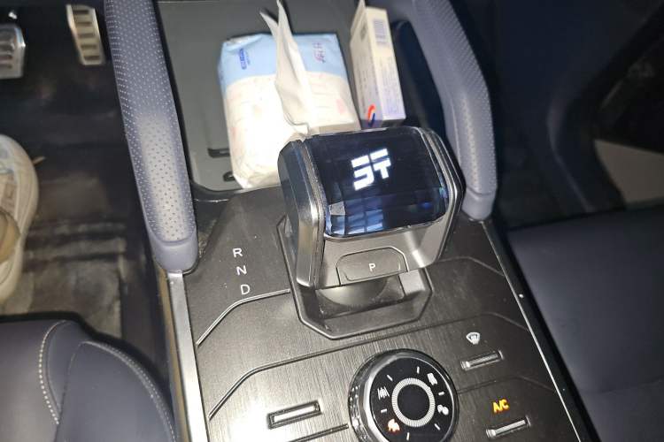 Used JETOUR Shanhai Traveler C-DM 2024 C-DM 208KM Mountain & Wilderness Edition Gear Lever