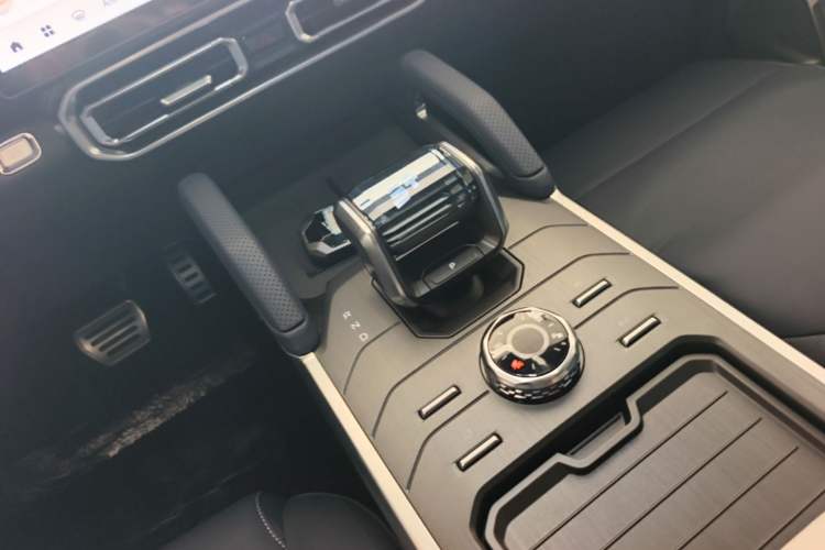 Used JETOUR Shanhai Traveler C-DM 2024 C-DM 208KM Mountain & Wilderness Edition Gear Lever