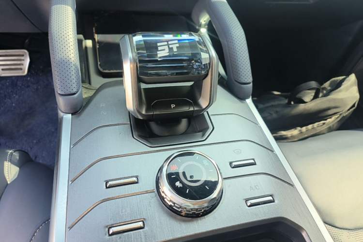 Used JETOUR Shanhai Traveler C-DM 2024 C-DM 208KM Mountain & Wilderness Edition Gear Lever
