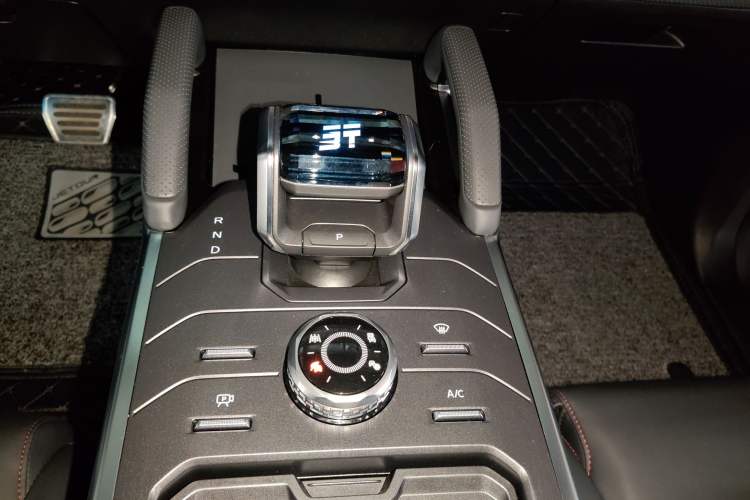 Used JETOUR Shanhai Traveler C-DM 2024 C-DM 208KM Mountain & Wilderness Edition Gear Lever