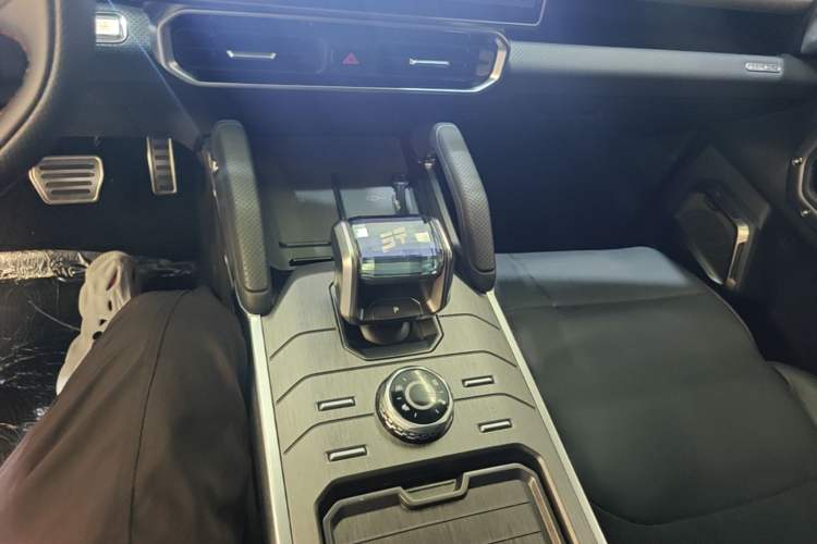 Used JETOUR Shanhai Traveler C-DM 2024 C-DM 208KM Mountain & Wilderness Edition Gear Lever