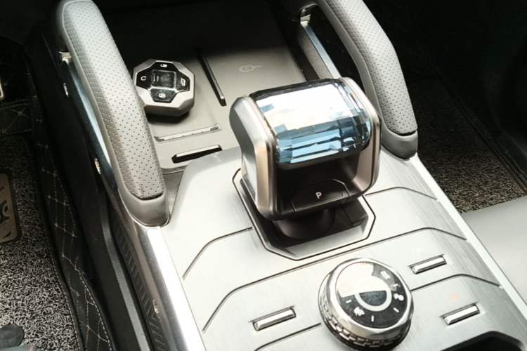 Used JETOUR Shanhai Traveler C-DM 2024 C-DM 208KM Mountain & Wilderness Edition Gear Lever
