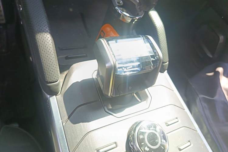 Used JETOUR Shanhai Traveler C-DM 2024 C-DM 208KM Mountain & Wilderness Edition Gear Lever