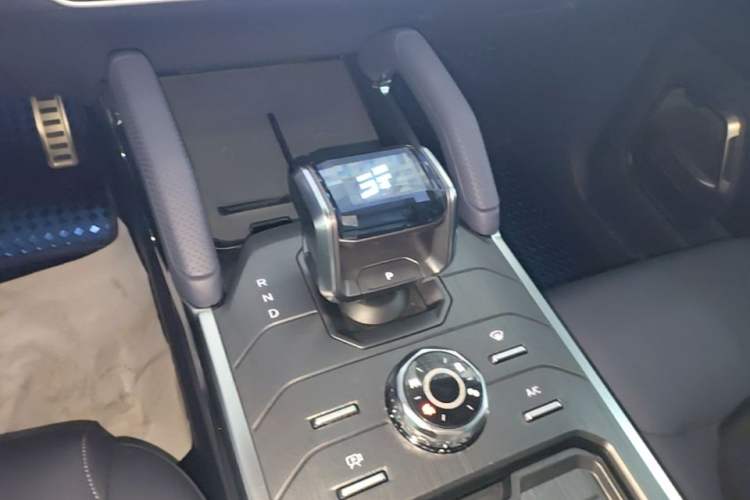 Used JETOUR Shanhai Traveler C-DM 2024 C-DM 208KM Mountain & Wilderness Edition Gear Lever