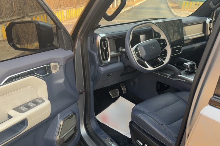 Used JETOUR Shanhai Traveler C-DM 2024 C-DM 208KM Mountain & Wilderness Edition Interior 2
