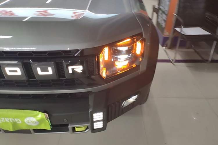 Used JETOUR Shanhai Traveler C-DM 2024 C-DM 208KM Mountain & Wilderness Edition Left Front Headlight