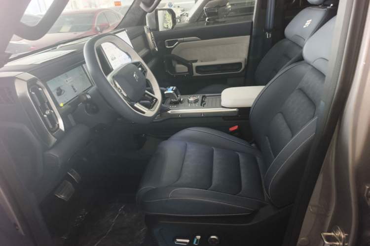 Used JETOUR Shanhai Traveler C-DM 2024 C-DM 208KM Mountain & Wilderness Edition Left Front Seat