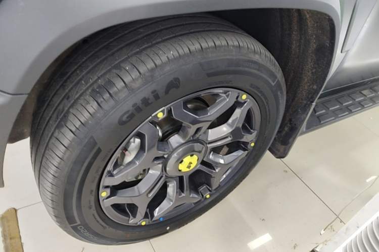 Used JETOUR Shanhai Traveler C-DM 2024 C-DM 208KM Mountain & Wilderness Edition Left Front Wheel Hub