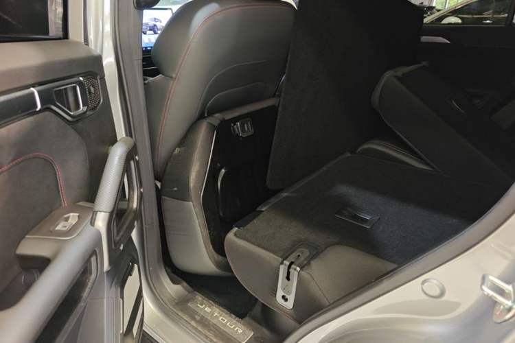Used JETOUR Shanhai Traveler C-DM 2024 C-DM 208KM Mountain & Wilderness Edition Left Rear Seat