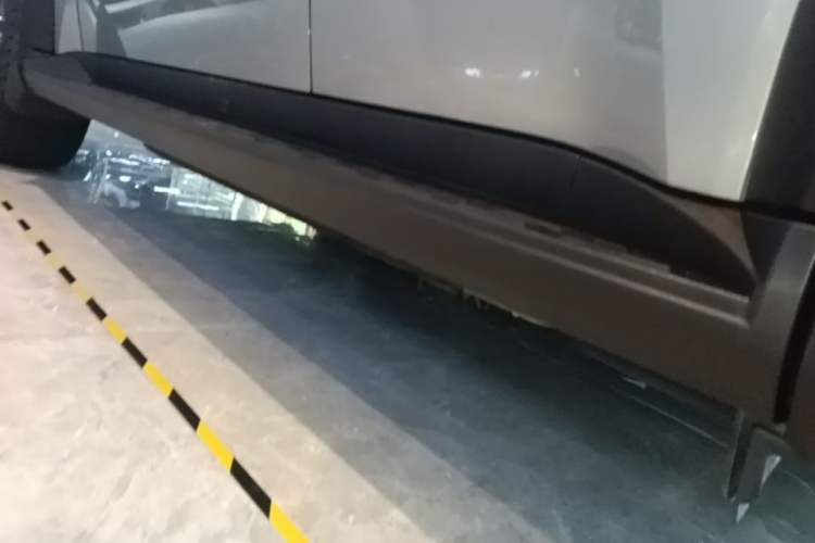 Used JETOUR Shanhai Traveler C-DM 2024 C-DM 208KM Mountain & Wilderness Edition Left Side Sill