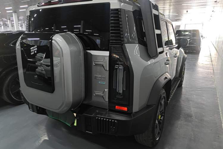 Used JETOUR Shanhai Traveler C-DM 2024 C-DM 208KM Mountain & Wilderness Edition Rear Right 45 Deg