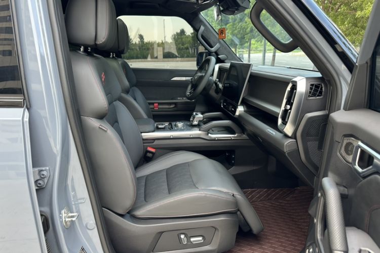 Used JETOUR Shanhai Traveler C-DM 2024 C-DM 208KM Mountain & Wilderness Edition Right Front Seat