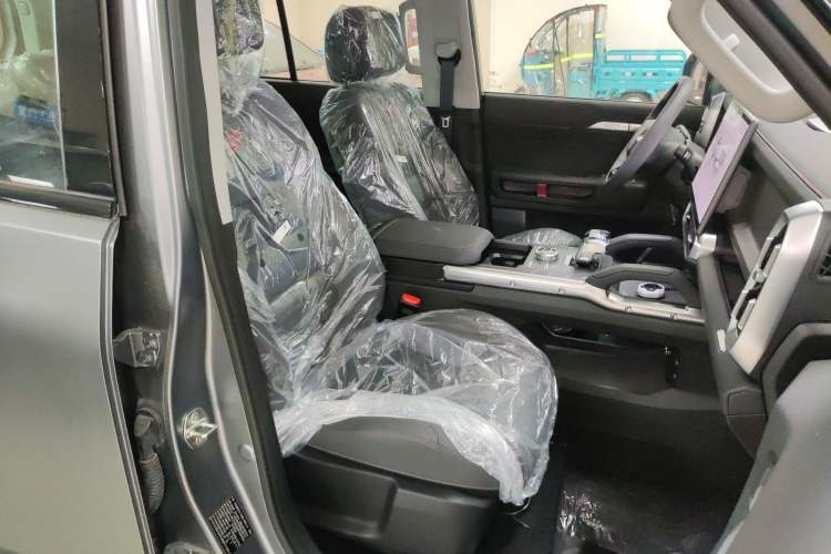 Used JETOUR Shanhai Traveler C-DM 2024 C-DM 129KM Wilderness Edition Right Front Seat