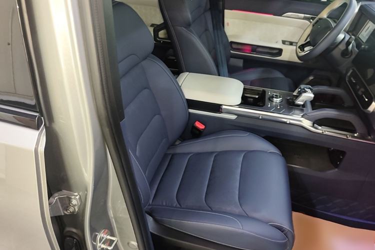 Used JETOUR Shanhai Traveler C-DM 2024 C-DM 208KM Mountain & Wilderness Edition Right Front Seat