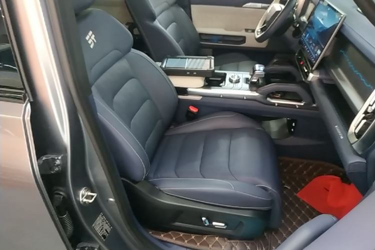 Used JETOUR Shanhai Traveler C-DM 2024 C-DM 208KM Mountain & Wilderness Edition Right Front Seat
