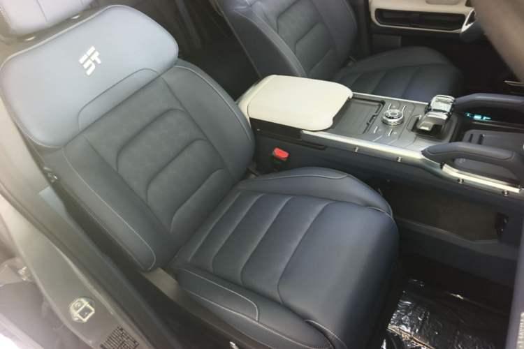 Used JETOUR Shanhai Traveler C-DM 2024 C-DM 208KM Mountain & Wilderness Edition Right Front Seat