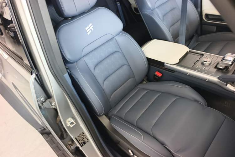 Used JETOUR Shanhai Traveler C-DM 2024 C-DM 208KM Mountain & Wilderness Edition Right Front Seat