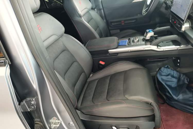 Used JETOUR Shanhai Traveler C-DM 2024 C-DM 208KM Mountain & Wilderness Edition Right Front Seat