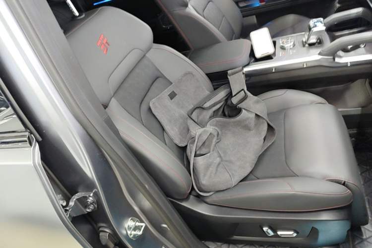 Used JETOUR Shanhai Traveler C-DM 2024 C-DM 208KM Mountain & Wilderness Edition Right Front Seat