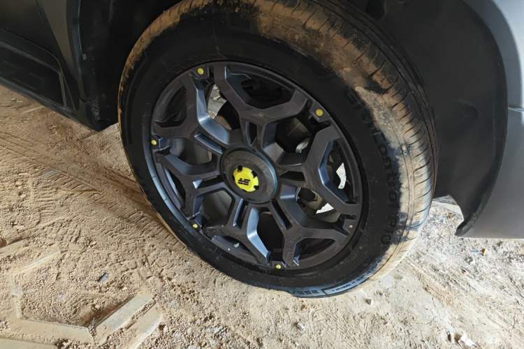 Used JETOUR Shanhai Traveler C-DM 2024 C-DM 208KM Mountain & Wilderness Edition Right Front Wheel Hub