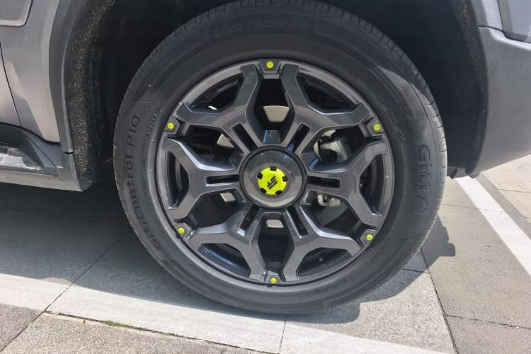 Used JETOUR Shanhai Traveler C-DM 2024 C-DM 208KM Mountain & Wilderness Edition Right Front Wheel Hub