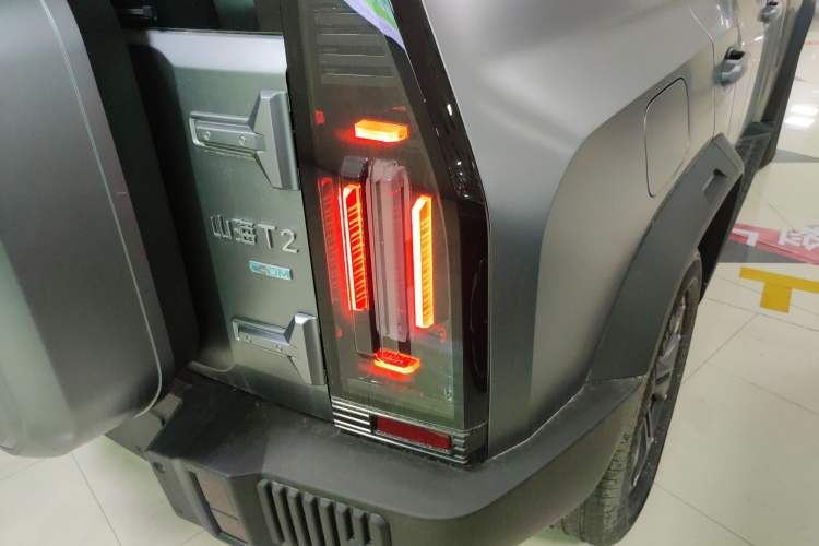 Used JETOUR Shanhai Traveler C-DM 2024 C-DM 129KM Wilderness Edition Right Rear Taillight
