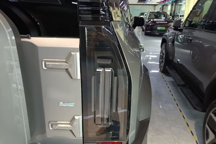 Used JETOUR Shanhai Traveler C-DM 2024 C-DM 208KM Mountain & Wilderness Edition Right Rear Taillight