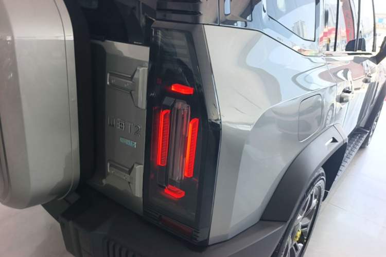 Used JETOUR Shanhai Traveler C-DM 2024 C-DM 208KM Mountain & Wilderness Edition Right Rear Taillight