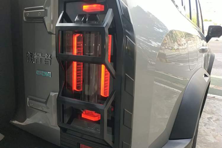 Used JETOUR Shanhai Traveler C-DM 2024 C-DM 129KM Linye Edition Right Rear Taillight