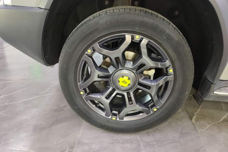 Used JETOUR Shanhai Traveler C-DM 2024 C-DM 208KM Mountain & Wilderness Edition Right Rear Wheel Hub