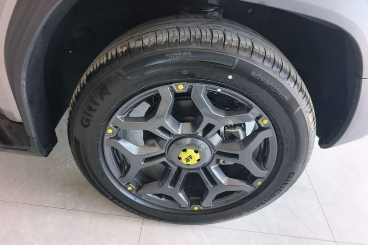 Used JETOUR Shanhai Traveler C-DM 2024 C-DM 208KM Mountain & Wilderness Edition Right Rear Wheel Hub