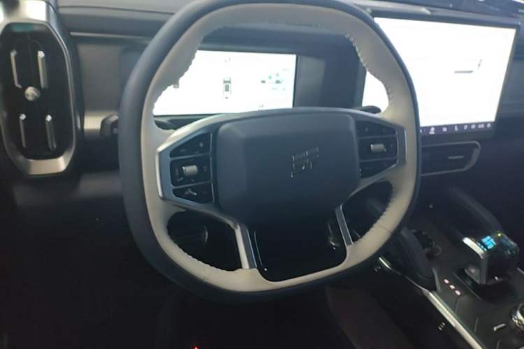 Used JETOUR Shanhai Traveler C-DM 2024 C-DM 129KM Linye Edition Steering Wheel