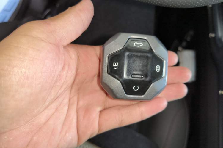 Used JETOUR Shanhai Traveler C-DM 2024 C-DM 129KM Linye Edition Vehicle Key