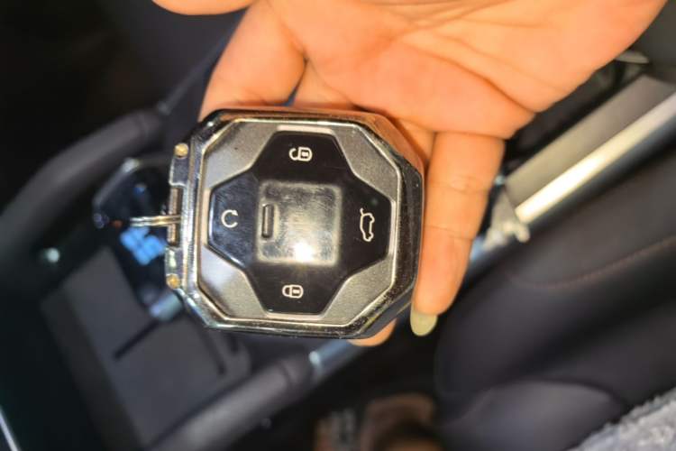 Used JETOUR Shanhai Traveler C-DM 2024 C-DM 208KM Mountain & Wilderness Edition Vehicle Key