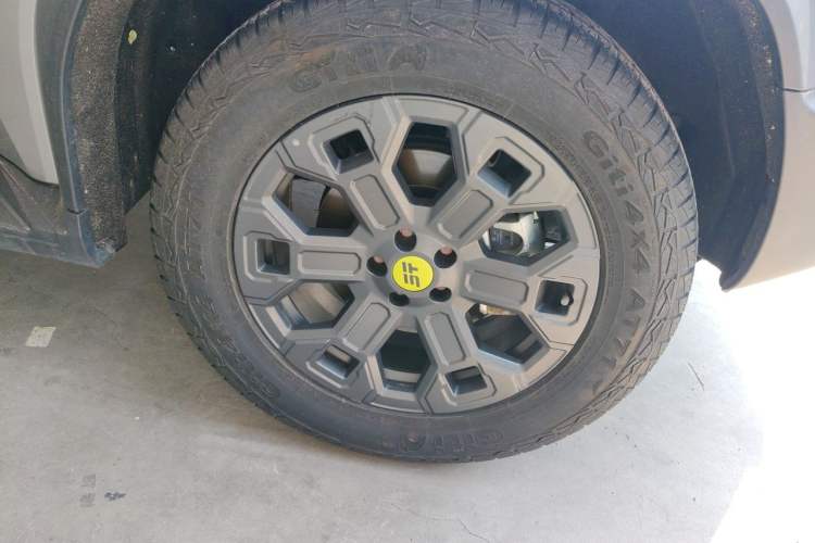 Used JETOUR Shanhai Traveler C-DM 2024 C-DM 206KM Four-Wheel Drive Wilderness Edition Right Front Wheel Hub