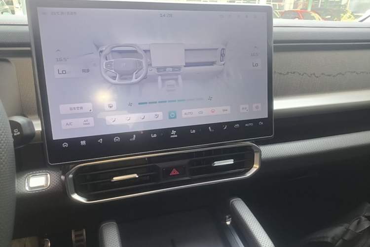 Used JETOUR Shanhai Traveler C-DM 2024 C-DM 129KM Linye Edition Audio And AC Panel