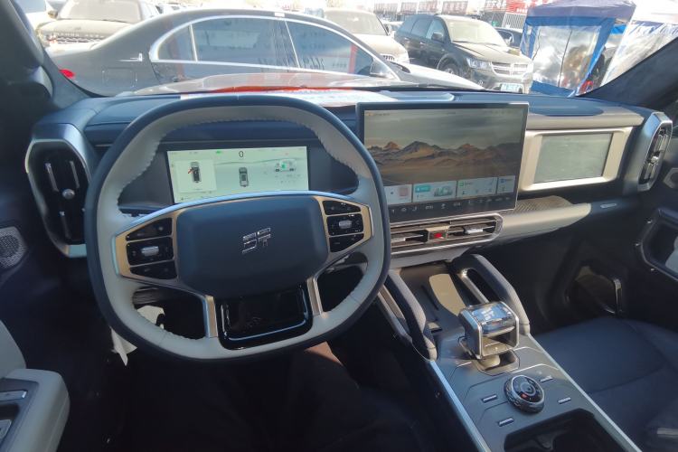 Used JETOUR Shanhai Traveler C-DM 2024 C-DM 208KM Mountain & Wilderness Edition Center Console