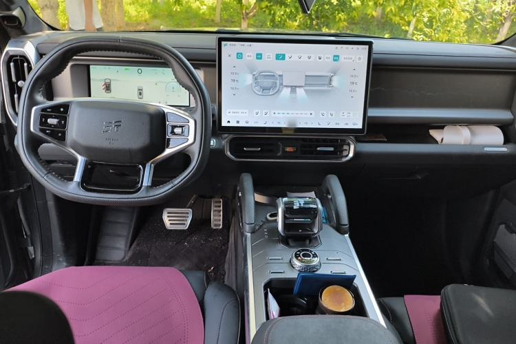 Used JETOUR Shanhai Traveler C-DM 2024 C-DM 208KM Mountain & Wilderness Edition Center Console