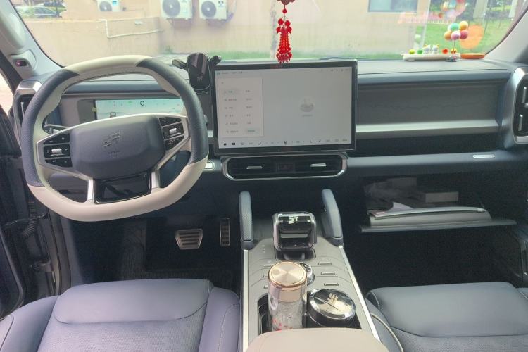 Used JETOUR Shanhai Traveler C-DM 2024 C-DM 206KM Four-Wheel Drive Wilderness Edition Center Console