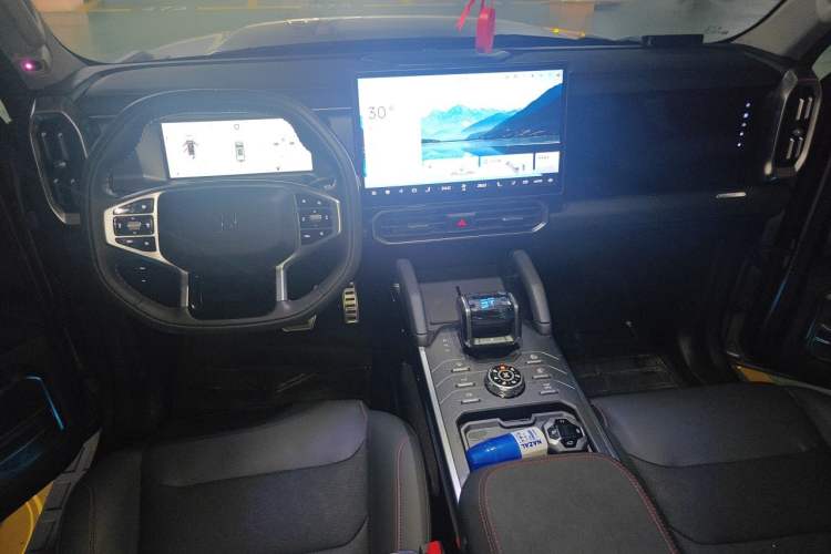 Used JETOUR Shanhai Traveler C-DM 2024 C-DM 206KM Four-Wheel Drive Wilderness Edition Center Console
