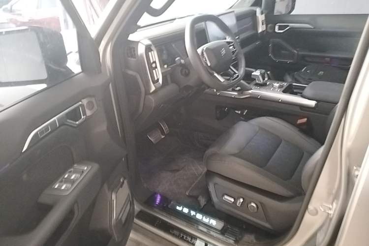 Used JETOUR Shanhai Traveler C-DM 2024 C-DM 208KM Mountain & Wilderness Edition Driver Seat