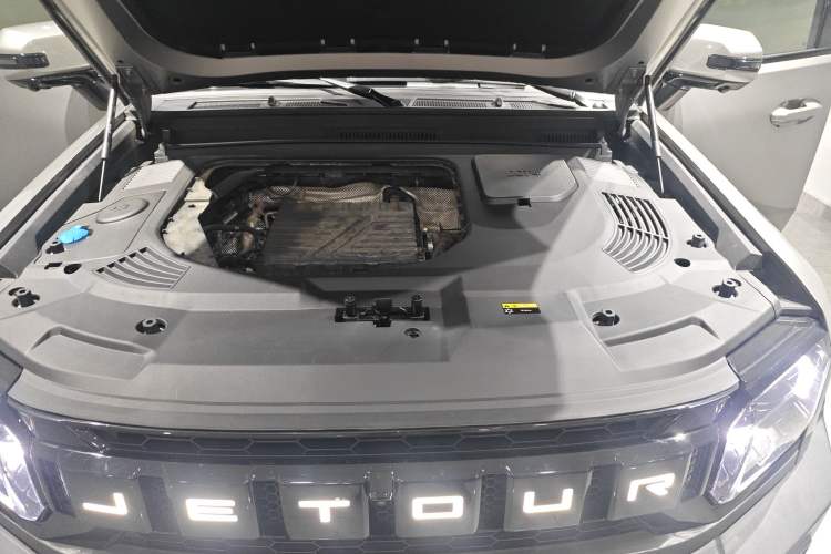 Used JETOUR Shanhai Traveler C-DM 2024 C-DM 208KM Mountain & Wilderness Edition Engine Bay